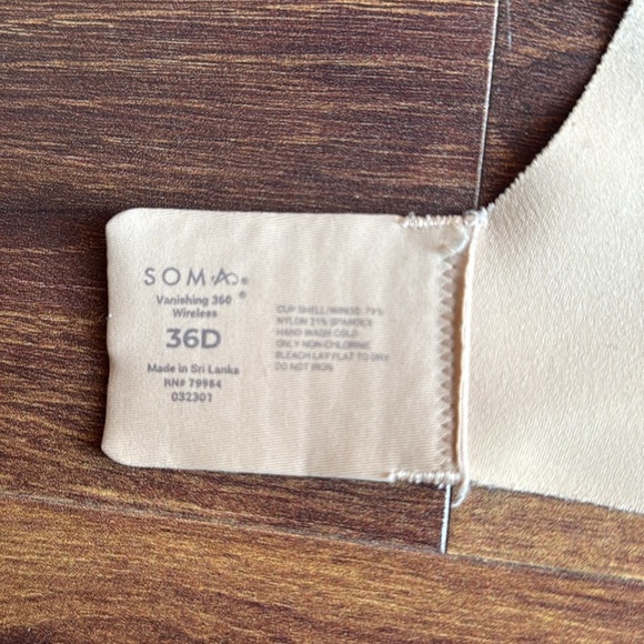 SOMA Vanishing 360 Wireless Nude Tan Bra Size 36D - Picture 4 of 5
